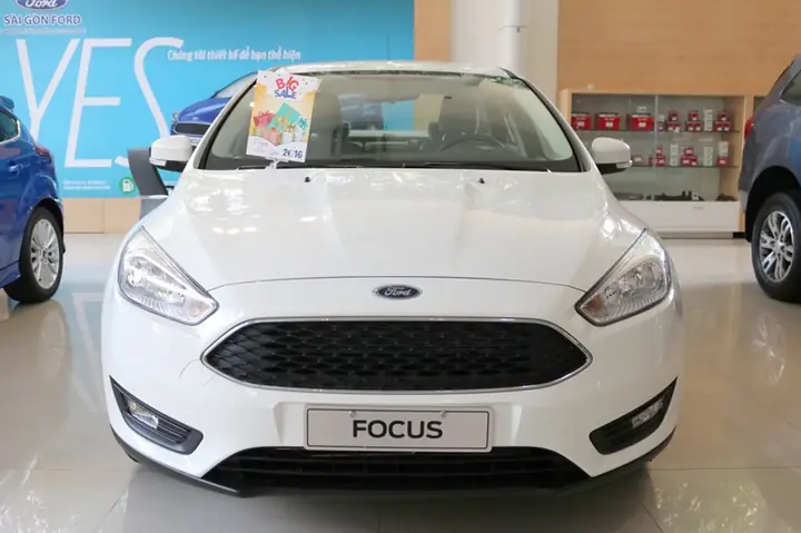 Nên Mua Xe Ford Focus Hay Toyota Vios