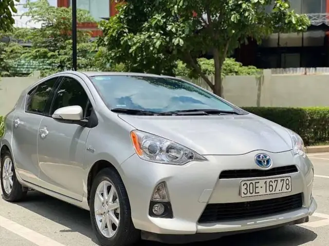 Nen Mua Xe Toyota Prius 2014 Nen Mua Xe Toyota Prius 2014