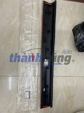 Nẹp Sườn Cánh Cửa Cho Toyota Innova 2016