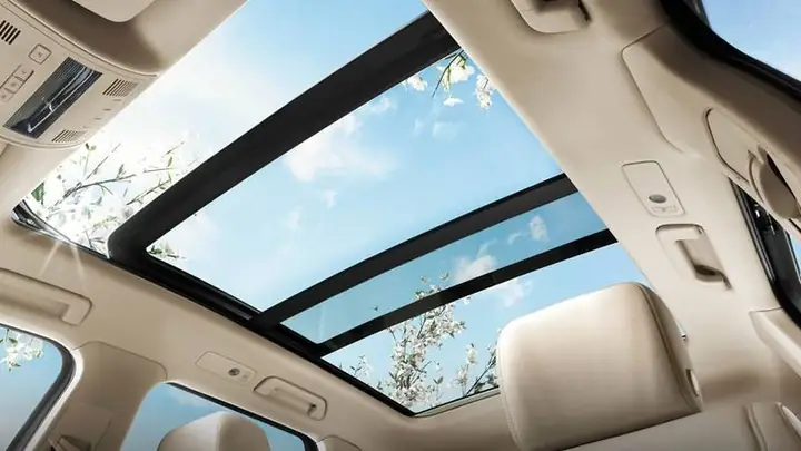 Những Xe Toyota Có Cửa Sổ Trời