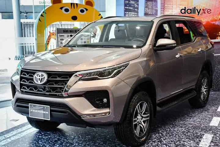 Noi Ngoai That Toyota Fortuner 2.4 Noi Ngoai That Toyota Fortuner 2.4