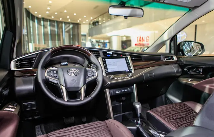 Nội Thất Toyota Innova V 2019