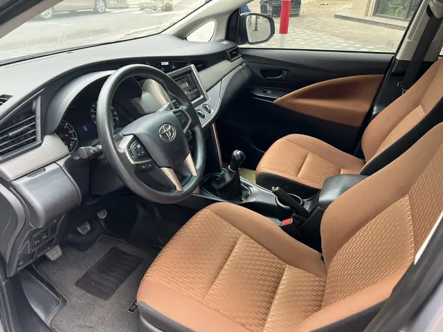 Nội Thất Xe Toyota Innova 2.0 V 2018
