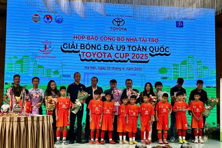 Nước Toyota Facebook Cùng Đất Nước