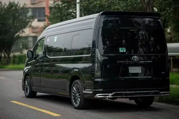Oto Phuc Duong Auto Toyota Hiace