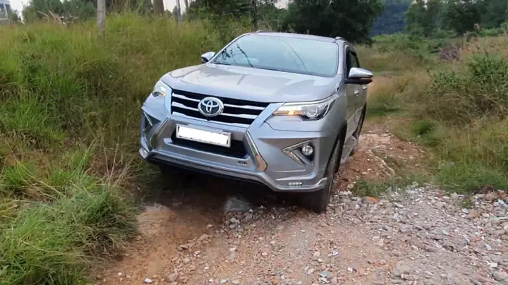 Otosaigon Ưu Điểm Toyota Fortuner 2017