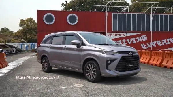 Ph Xe Lan Banh Toyota Avanza