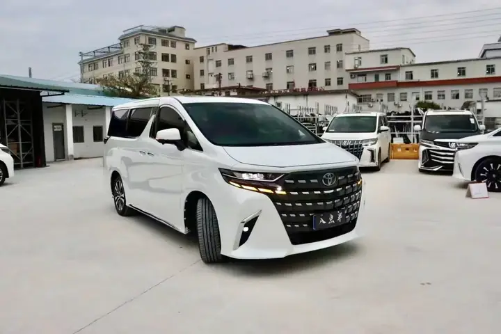 Phân Biệt Đời Xe Toyota Hiace 2010 Phân Biệt Đời Xe Toyota Hiace 2010