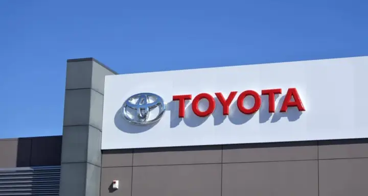Quản Lý Kho Hàng Của Toyota