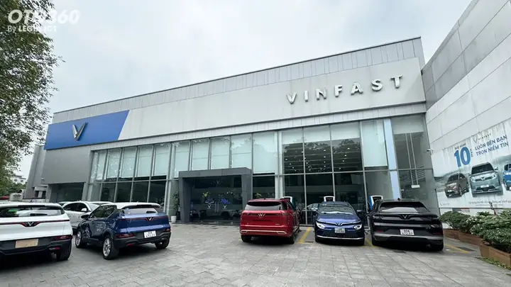 Showroom Toyota Đang Xây Dựng Ở Đường Nguyễn Văn Linh