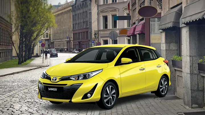 So Sánh Fiesta Hatchback Toyota Yaris 2011