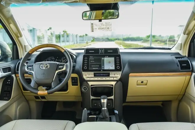 So Sánh Ford Explorer Và Toyota Prado Zing