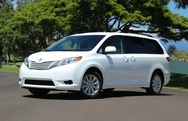 So Sánh Honda Odyssey Và Toyota Sienna