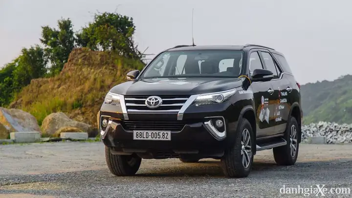 So Sanh Mau Ma Toyota Fortuner Va Nissan Terra So Sanh Mau Ma Toyota Fortuner Va Nissan Terra