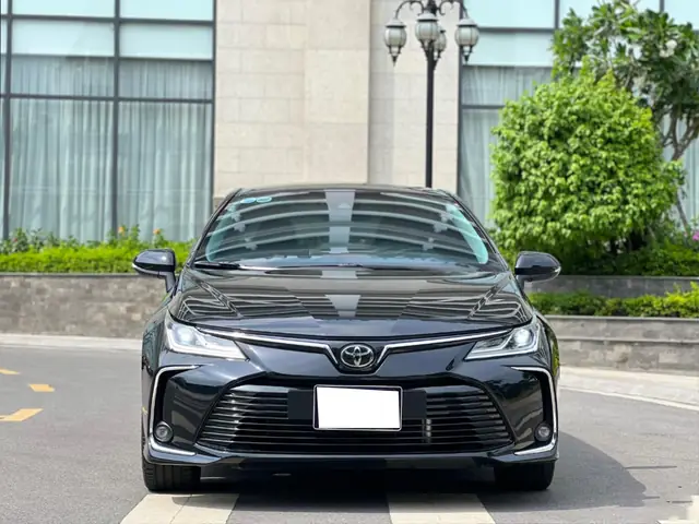 So Sánh Mazda 3 Và Toyota Camry