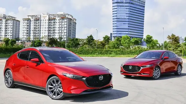 So Sánh Mazda3 Với Toyota Altis