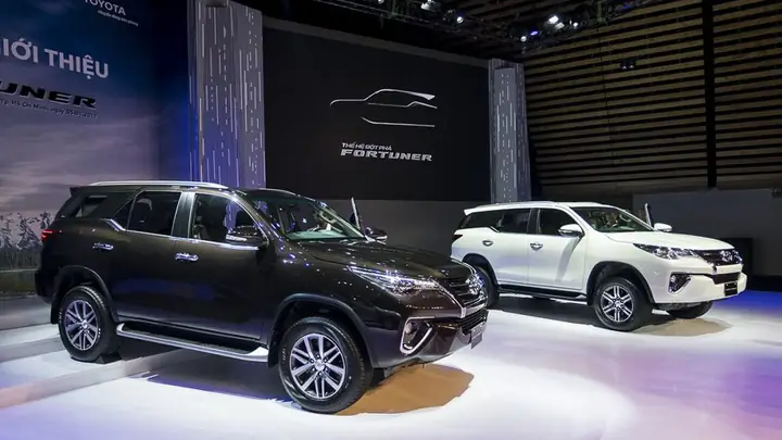So Sánh Toyota Fortuner 2017 Và 2015