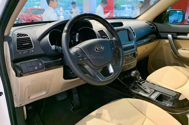 So Sánh Toyota Innova 2018 Vs Kia Sorento 2018
