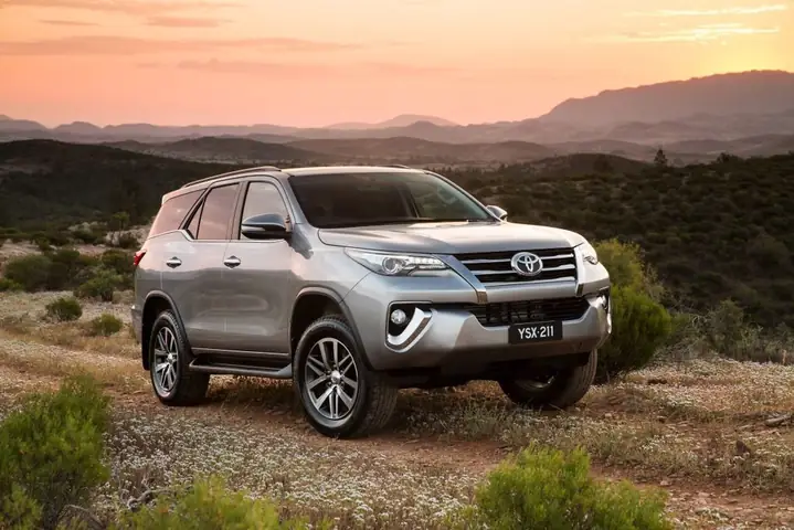 So Sanh Toyota Máy Dầu Và Máy Xăng