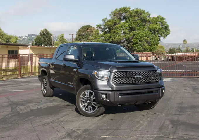 So Sánh Toyota Tundra Và Ford F150