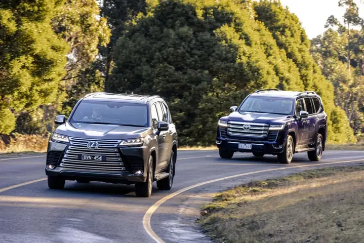 So Sánh Xe 7 Chỗ Toyota Land Cruiser