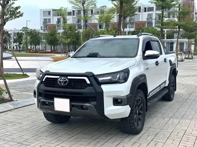 So Sanh Xe O To Ban Tai Toyota Hilux Sr5 So Sanh Xe O To Ban Tai Toyota Hilux Sr5
