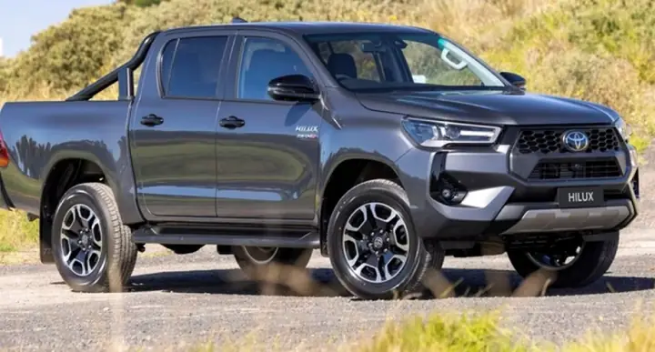 So Sanh Xe O To Ban Tai Toyota Hilux Sr5
