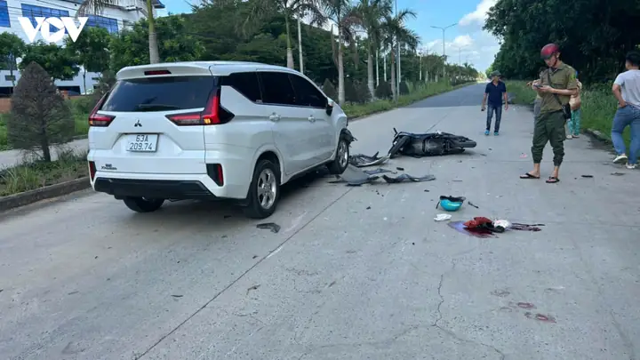 Tai Nạn Ở Toyota Cầu Diễn