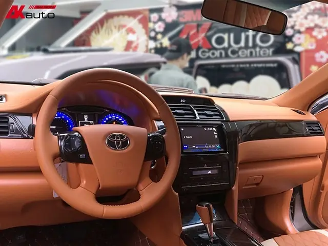 Taplo Toyota Camry Lam Da That Hay Gia Da