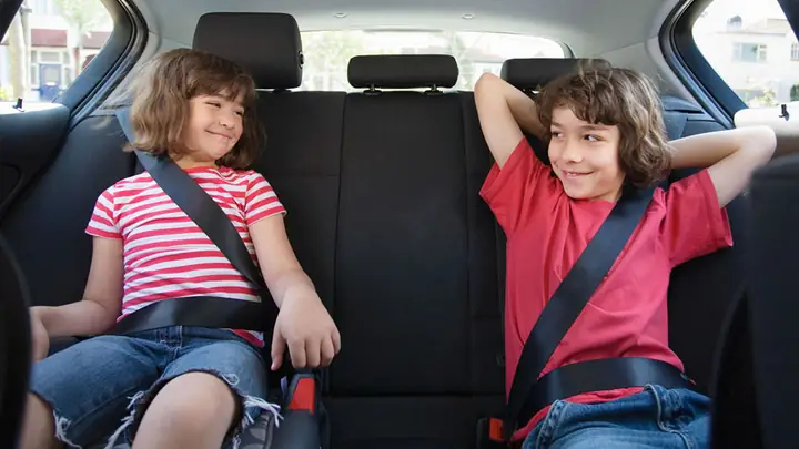 Thaắt Dây An Toàn Khi Đi Xe Ô Tô Toyota