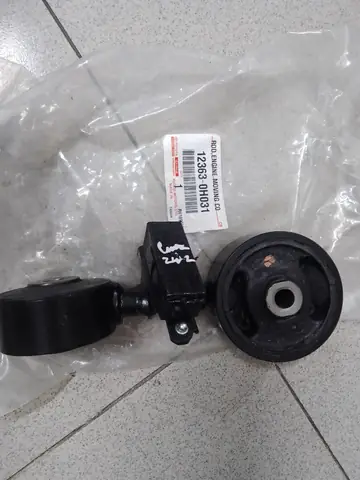 Thay Cao Su Chân Máy Toyota