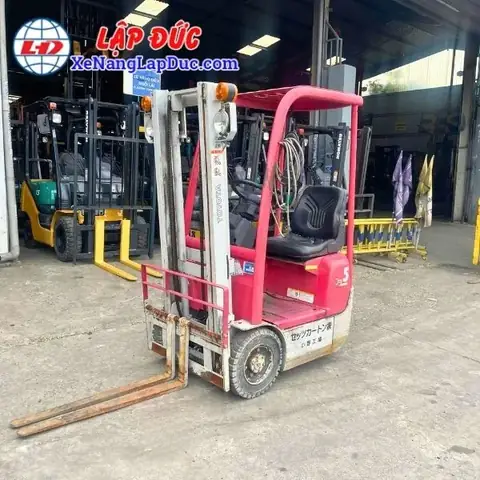 Thay Lốp Xe Toyota Forklift 7fbr18