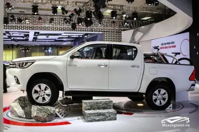 Thong So Ky Thuat Toyota Hilux 2018 Cam