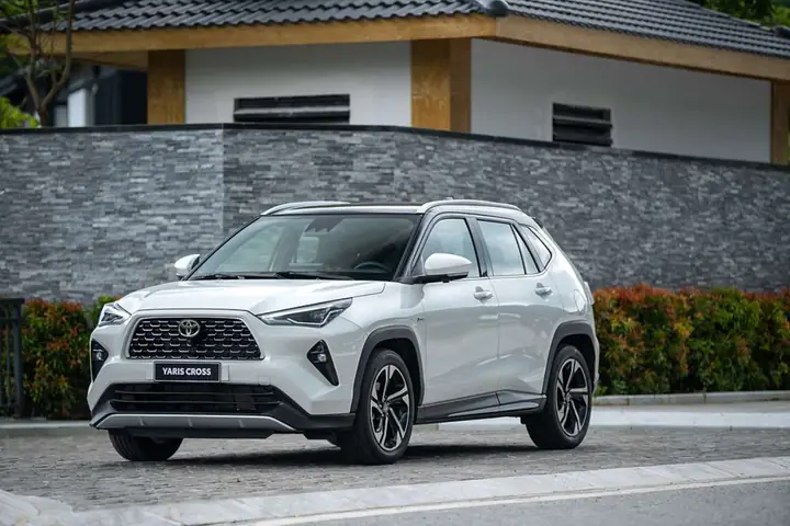 Tim Mua Xe Toyota Yaris Cu