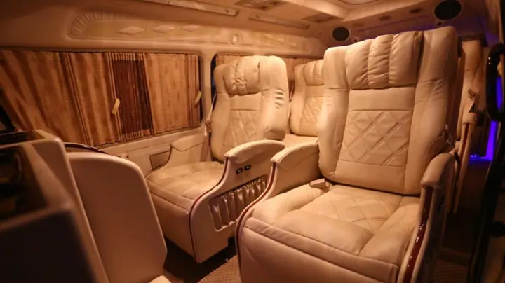 Toyota 10 Seater Van Price In India