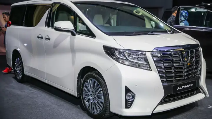 Toyota Alphard Cạnh Tranh Vouws Sendora