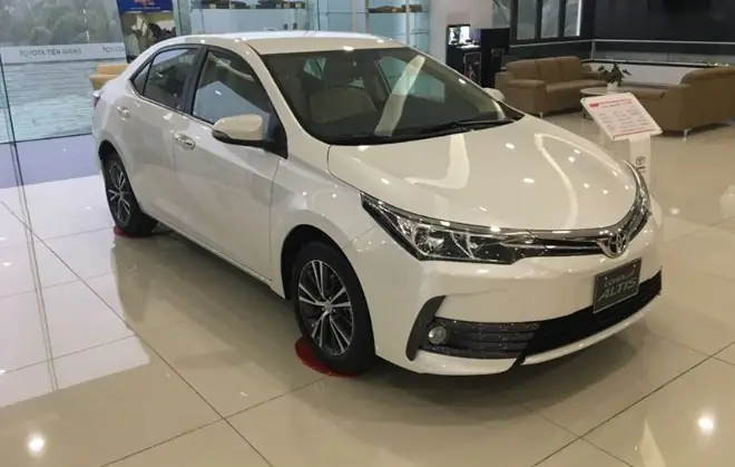 Toyota Altis 1.8 2020 Giá Lăn Bánh