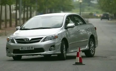 Toyota Altis 2001 Gia Bao Nhieu