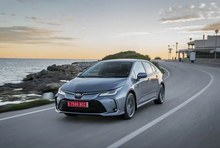 Toyota Altis 2012 2.0 Gia 630