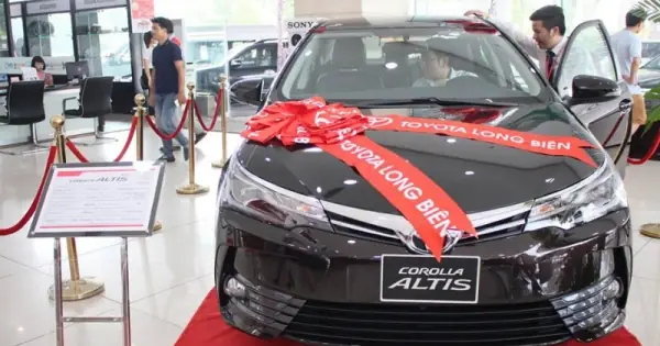Toyota Altis 2017 Long Biên Gia Bao Nhieu