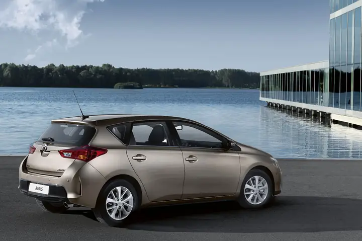 Toyota Auris D4d 126 Fiche Technique