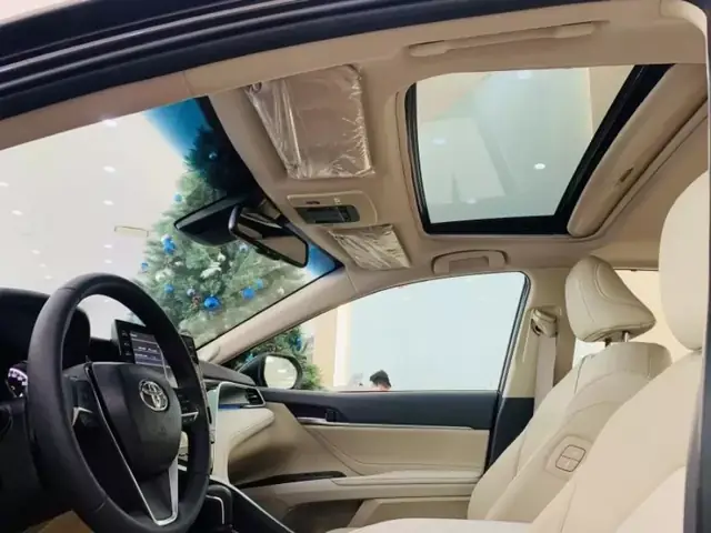 Toyota Camry 2.5q Có Cửa Sổ Trời Ko