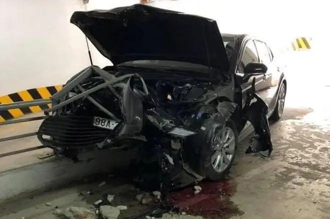 Toyota Camry 2019 Đâm Không Nổ Túi Khí Toyota Camry 2019 Đâm Không Nổ Túi Khí