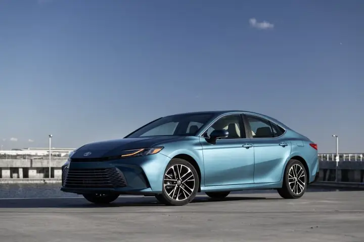 Toyota Camry L Nhập Về Việt Nam Giá Bao Nhiêu