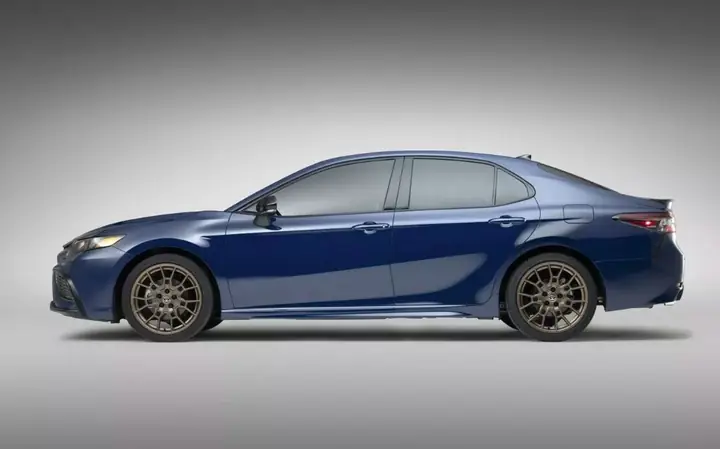 Toyota Camry V6 Có Giá Bao Nhiêu Tại N