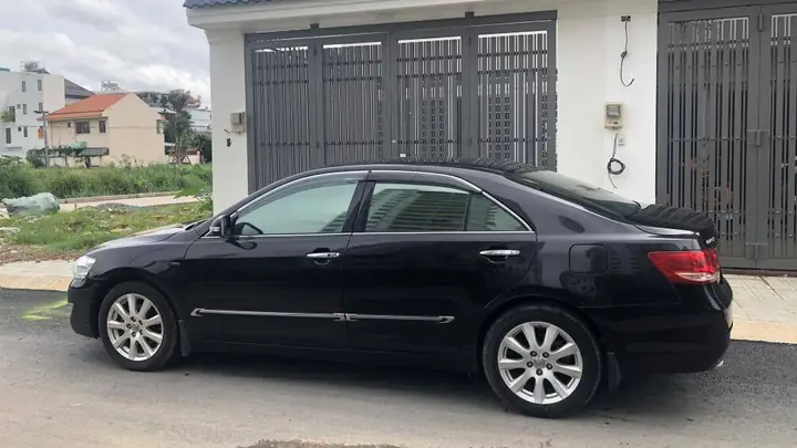 Toyota Camry V6 Gia Bao Nhieu