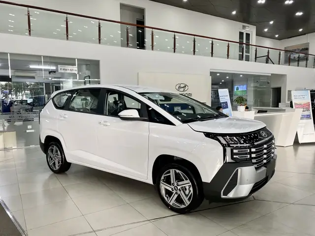 Toyota Car Showroom In Cau Dien
