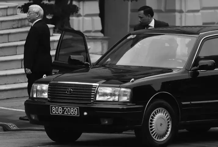 Toyota Crown 1998 Của Tổng Bí Thư