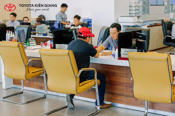 Toyota Tuyển Dụng Cố Vấn Dịch Vụ