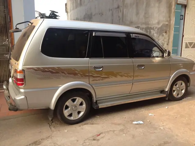 Toyota Zace Surf 2005 Màu Ghi Vàng